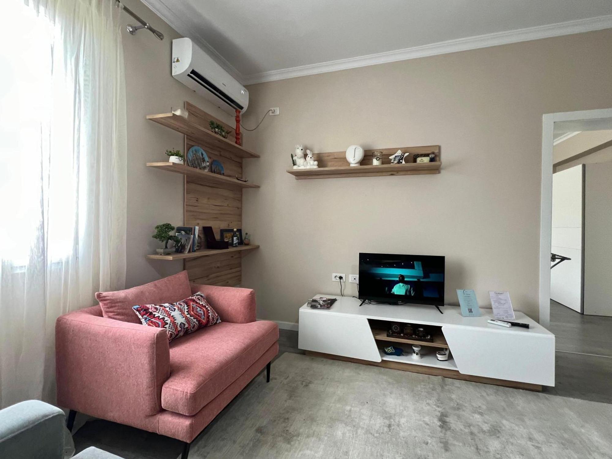 Cozy Flat Near Air Albania Stadium 1 Tirana Eksteriør billede
